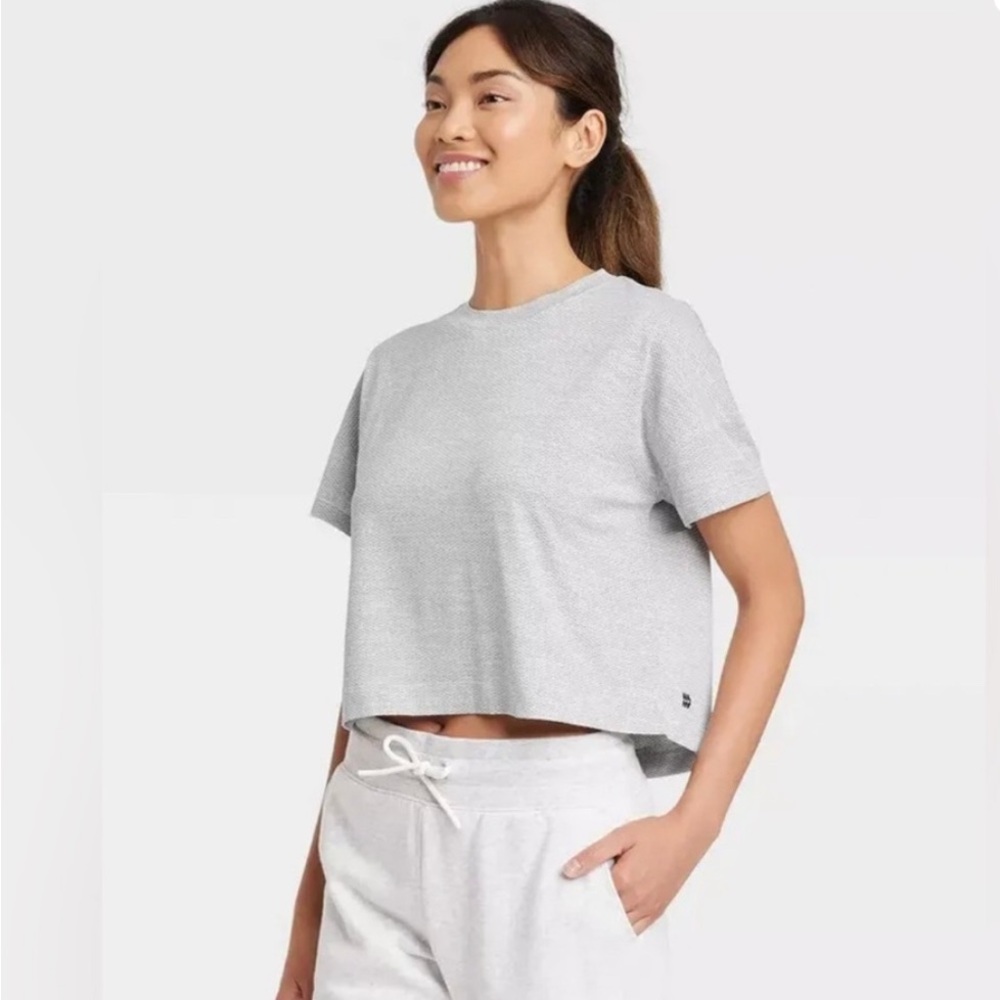 All in Motion - Short Sleeve Back Slit Textured Top size large